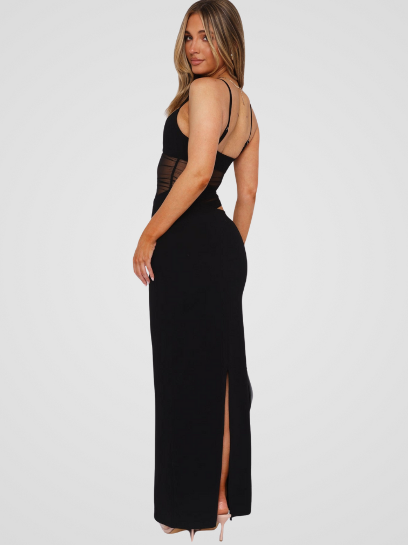 ROBE NOIR CONFIDENCE À DÉCOUPE