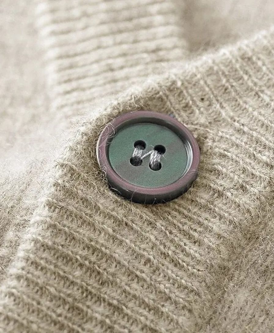 Cardigan en 100% laine mérinos avec décolleté en V - Leviana