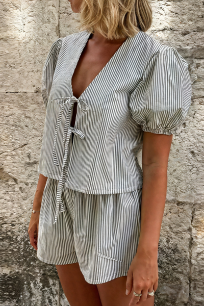 Betje | Chemisier romantique à manches bouffantes et nœud