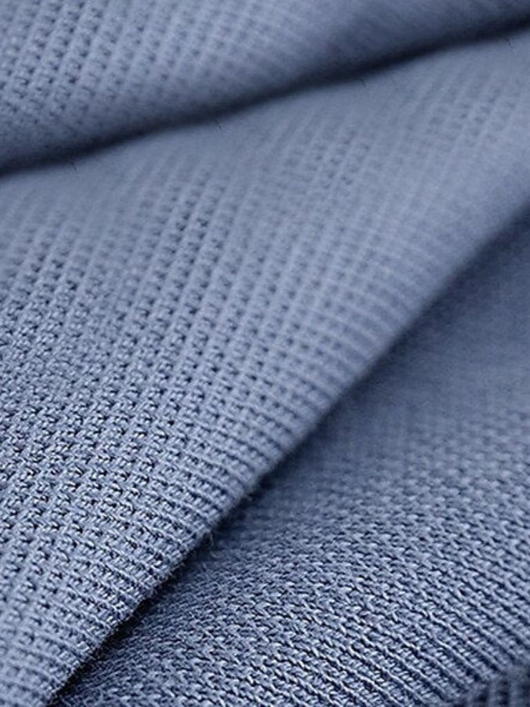 Polo Noir V-Cou Intemporel - Leviana